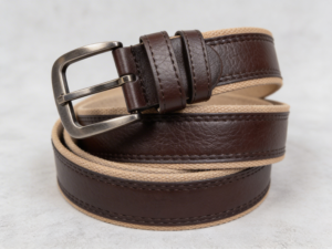 Cintura in pelle scura